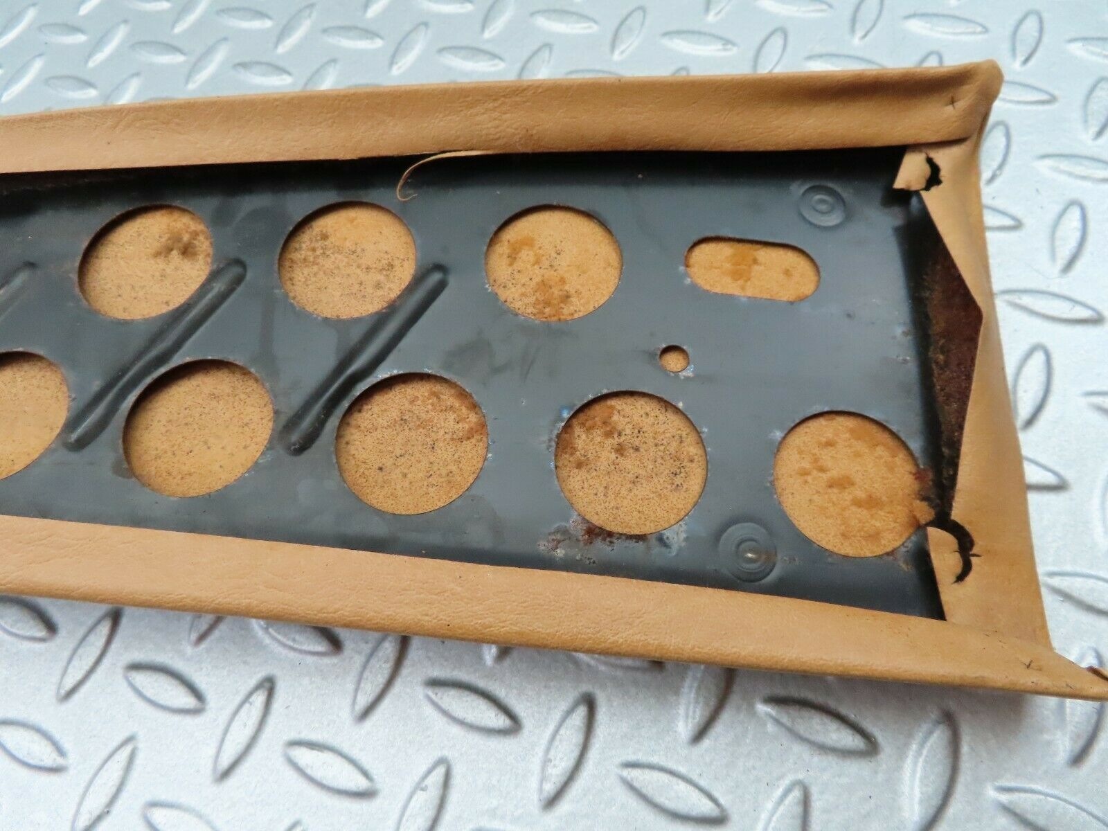 5830 Mercedes-Benz W123 200 B Pillar Cover Right Side