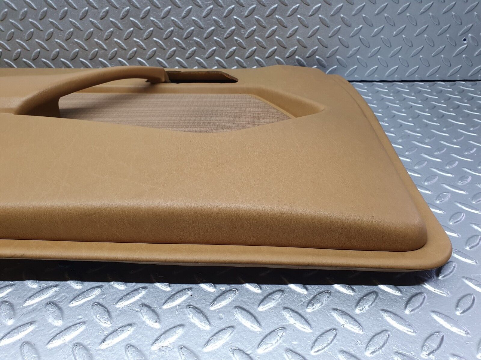 41483 Mercedes-Benz W124 200E Front Left Door Card Palomino