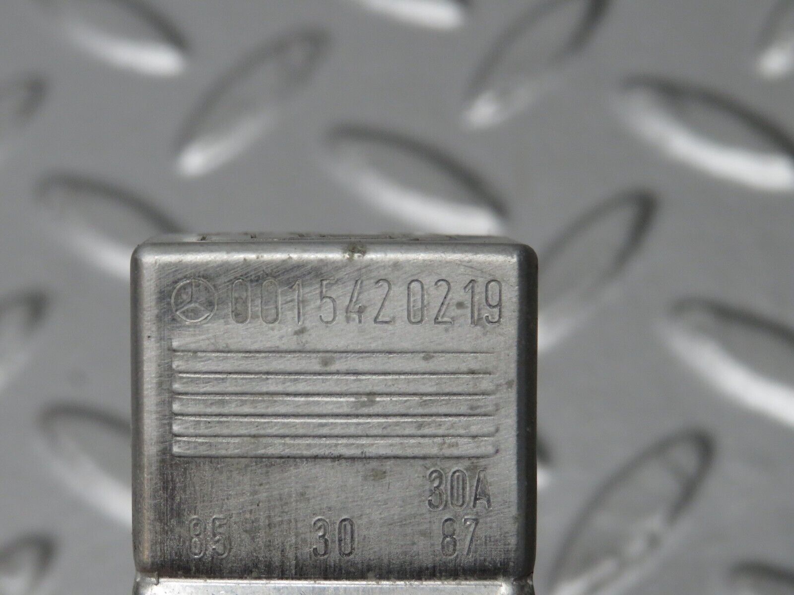 31232 Mercedes-Benz S124 220TE Wagon Multi Purpose Relay 0015420219