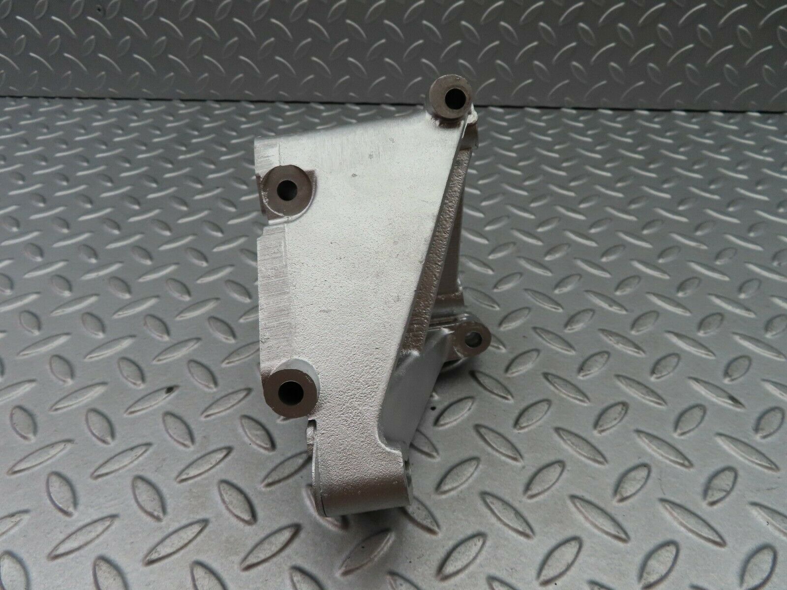 5954 Mercedes-Benz W123 200 Power Steering Pump Bracket 1234660041