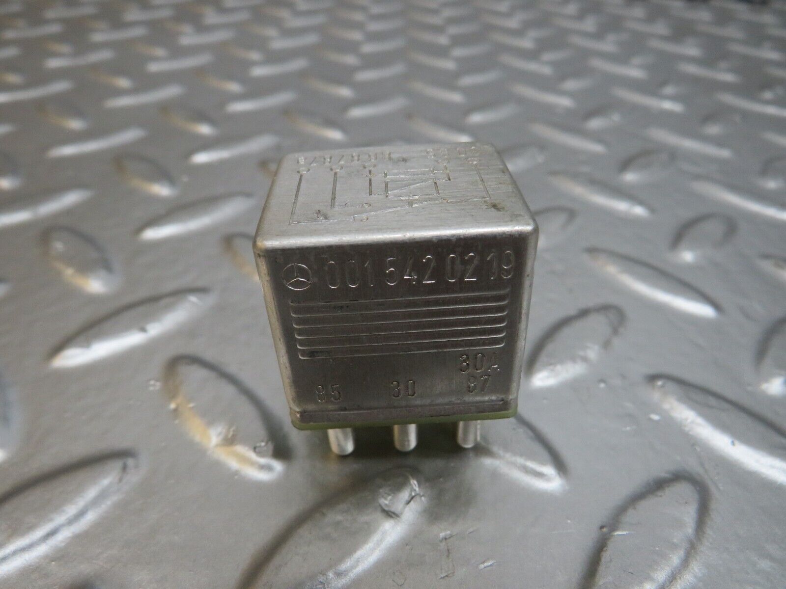 24681 Mercedes-Benz W140 S320 Multi Purpose Relay 0015420219