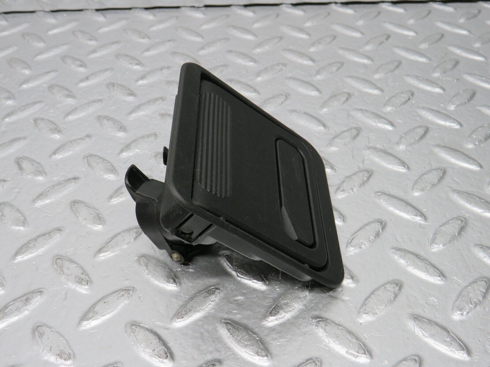 31406 Mercedes-Benz S124 220TE Trunk Floor Panel Handle