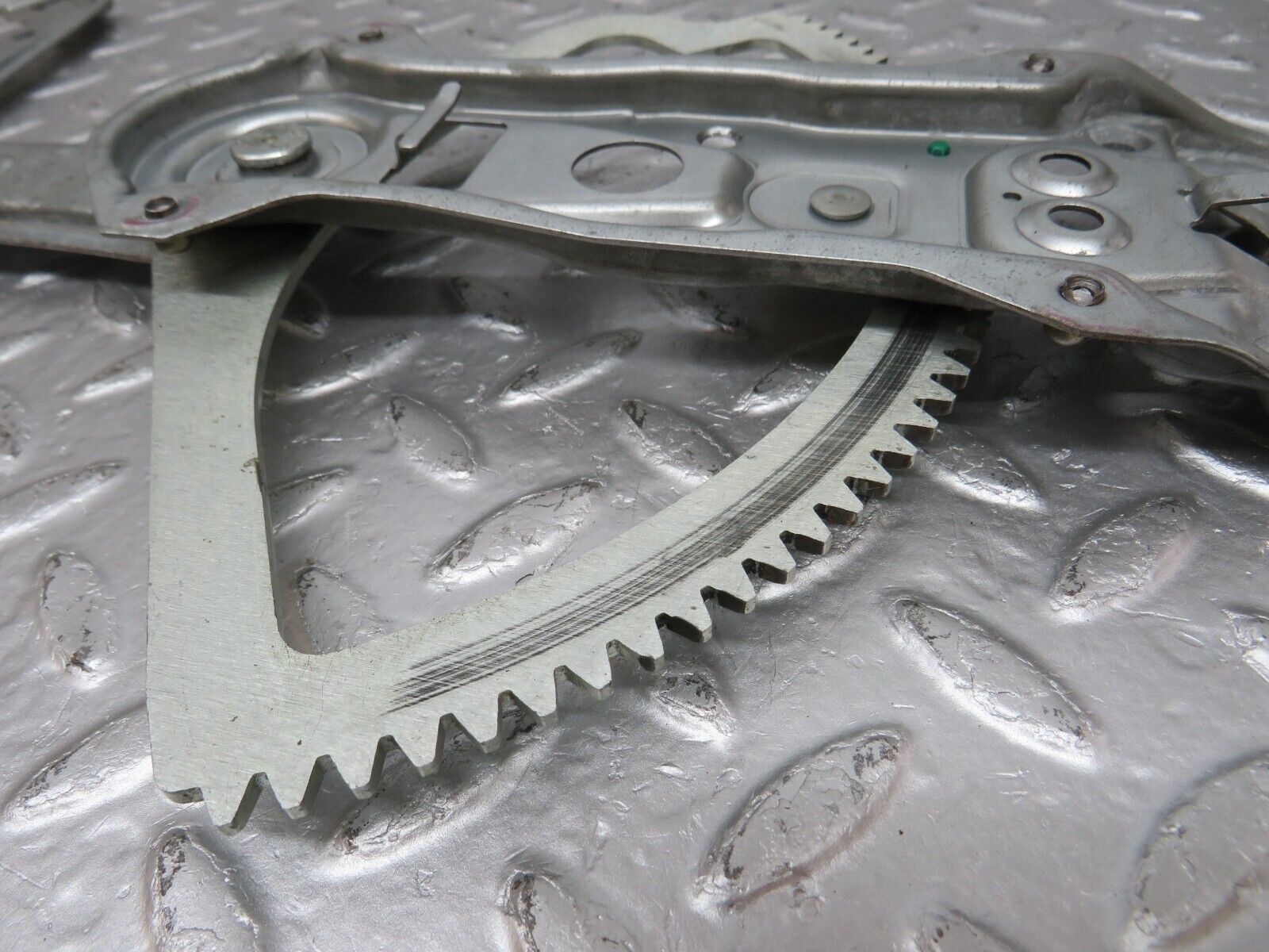 33391 Mercedes-Benz W202 C180 Front Right Power Window Regulator