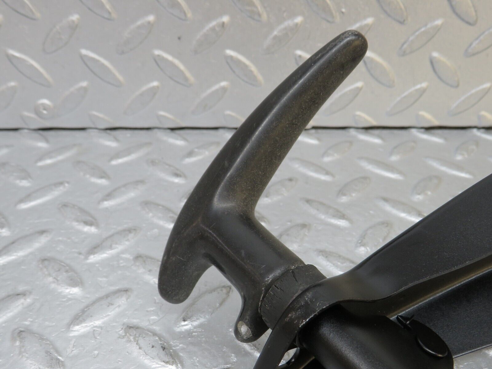 37542 Mercedes-Benz W109 300SEL Handbrake Handle Lever