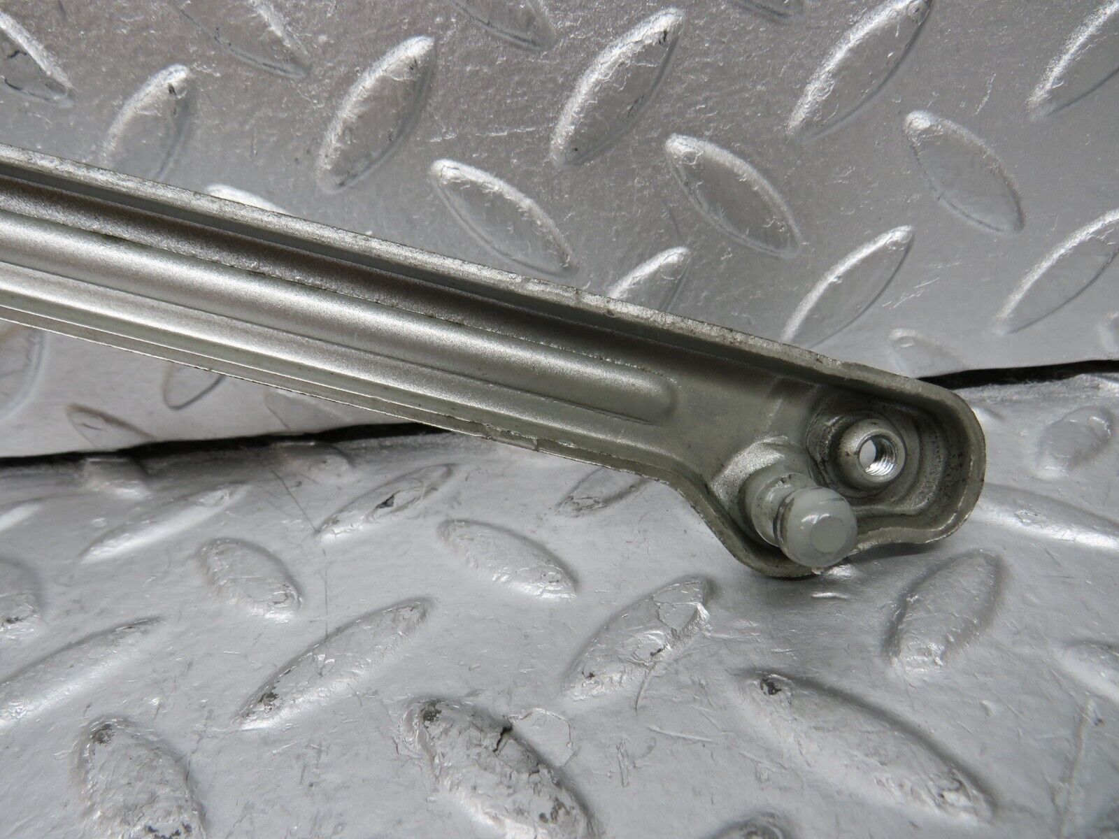 35031 Mercedes-Benz W210 320E Bonnet Hinge Left Side