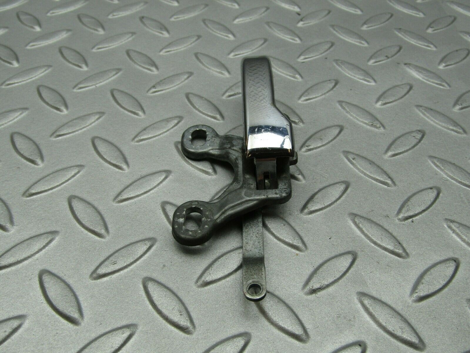 3302 Mercedes-Benz W108 280SE Chrome Door Handle Right 1157660419