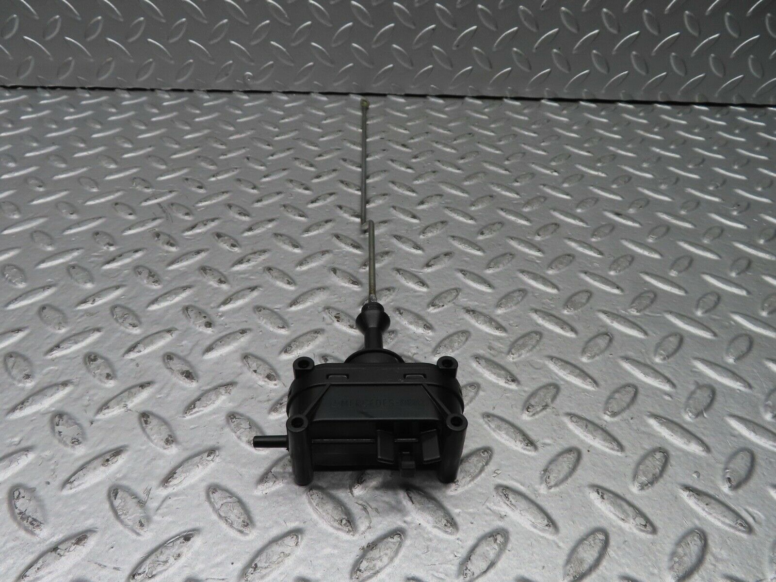 21444 Mercedes-Benz W126 300SE Rear Door Lock Vacuum Actuator