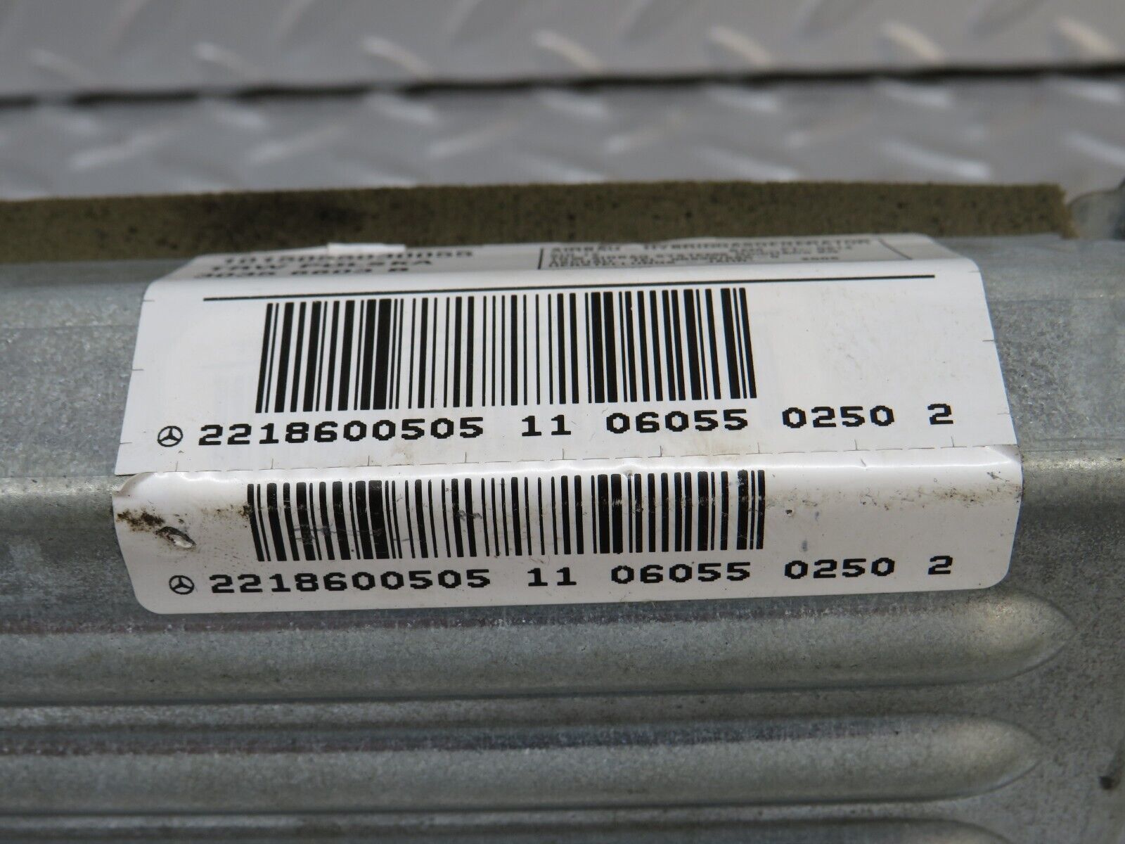 35172 Mercedes-Benz W221 Rear Shoulder Airbag 2218600605 2218600505