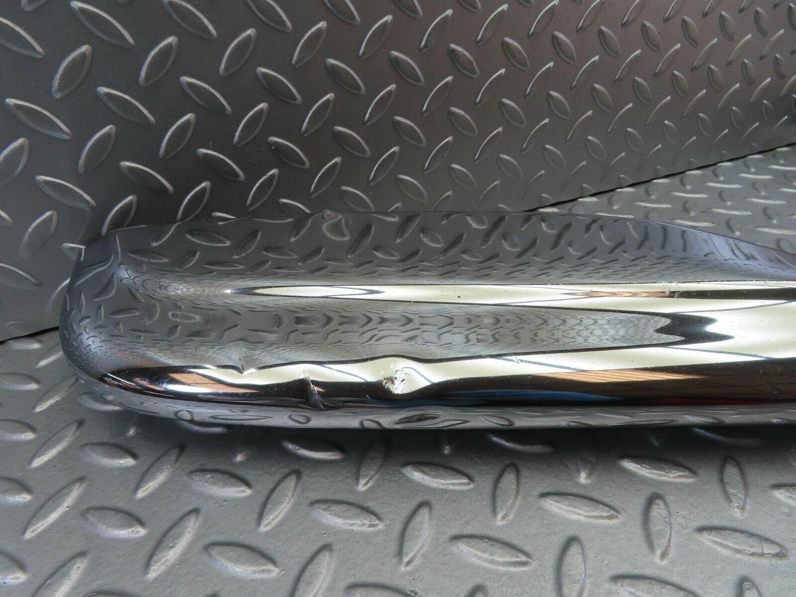 10610 Mercedes-Benz W108 Front Left Upper Bumper Corner