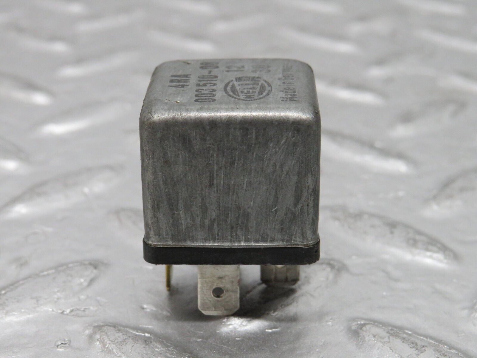 29977 Porsche 924 Multi Purpose Relay Hella 00351008