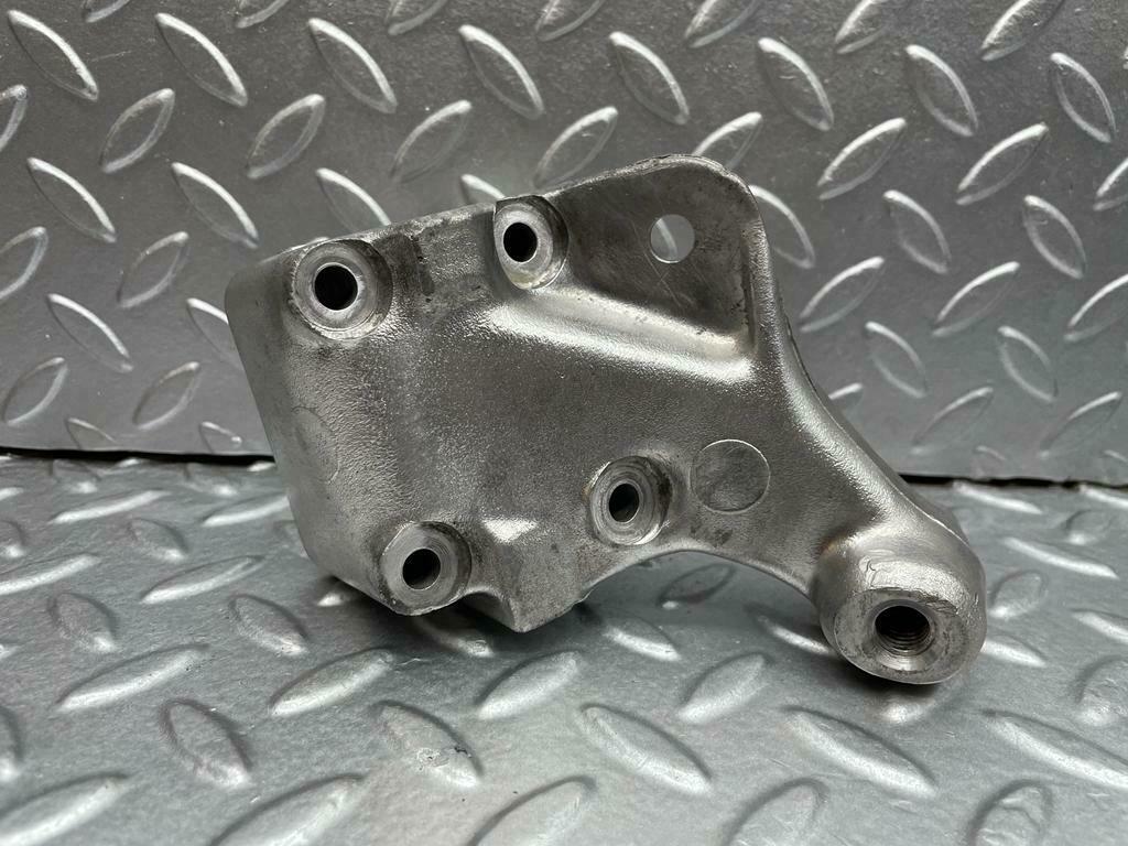 0218 Mercedes-Benz W116 350SE Engine Mount Bracket Right Side 1162232804