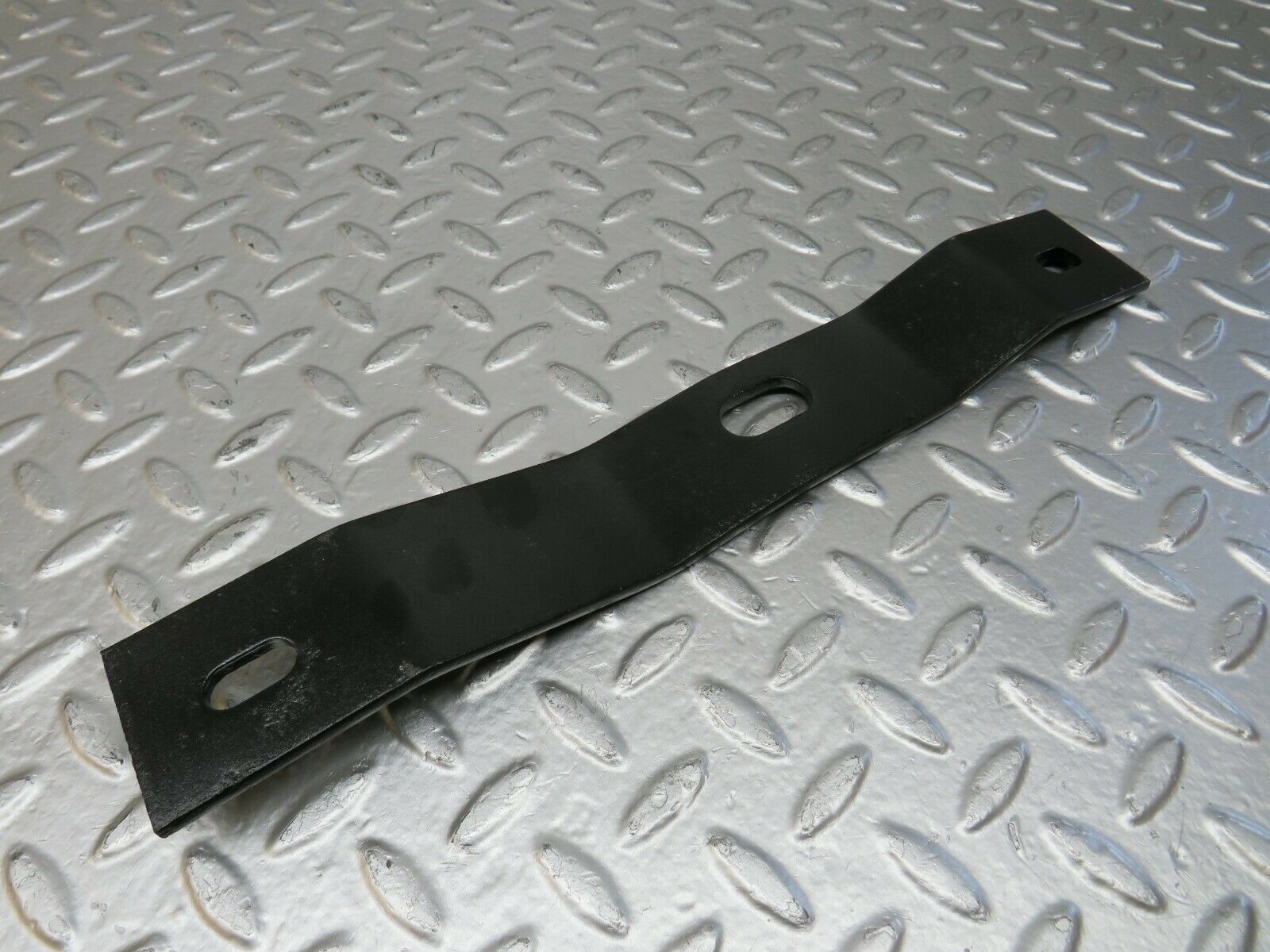 24564 Mercedes-Benz W108 Front Bumper Bracket