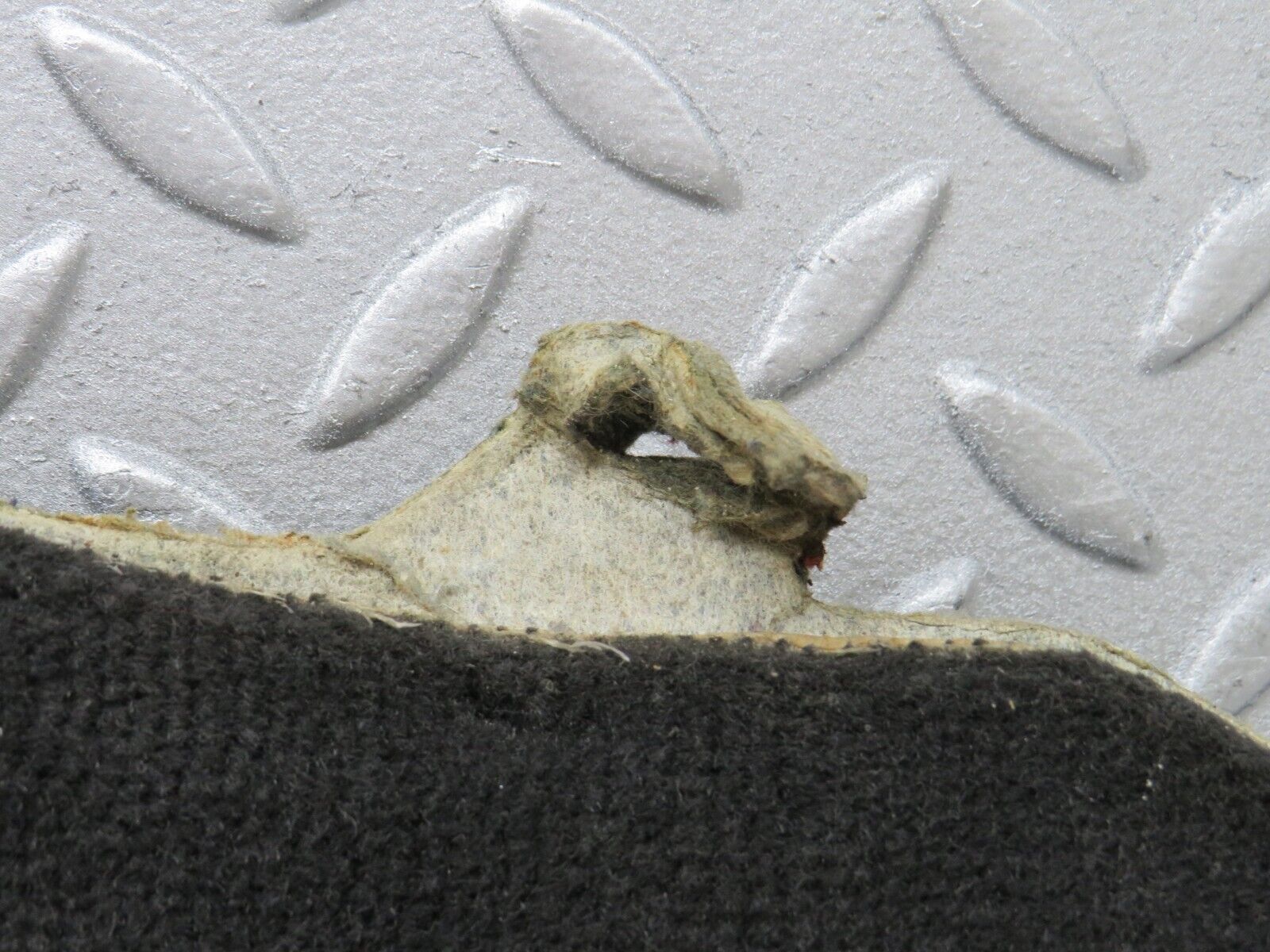 37936 Mercedes-Benz A124 320E Cabriolet Centre Console Carpet Left Side Black