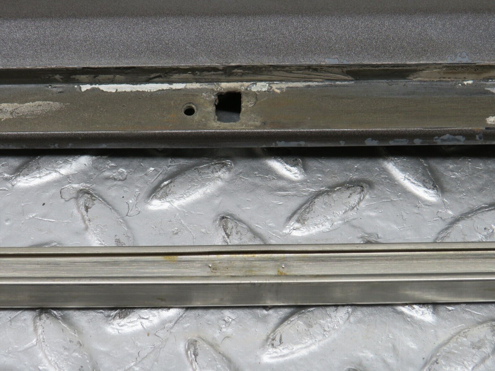 34373 Mercedes-Benz C126 380SEC Front Left Fender Wing Lower Moulding 1266900140