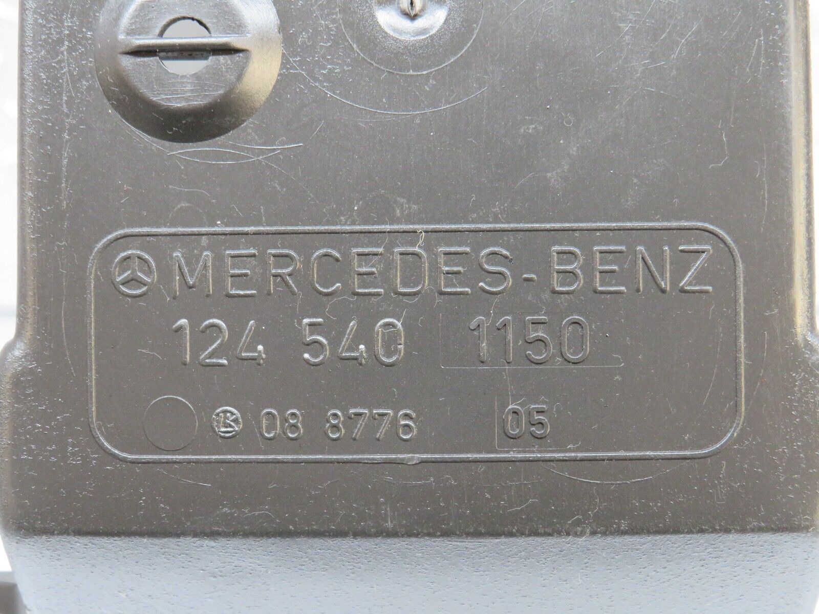 32508 Mercedes-Benz S124 300TE Wagon Fuse Box Housing 1245401150