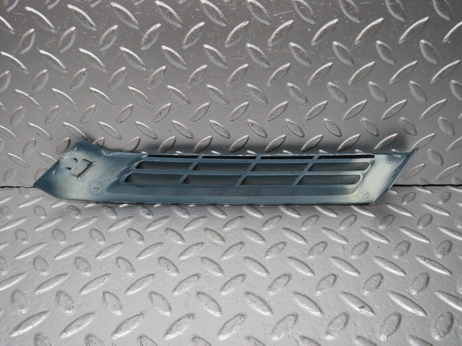 30809 Mercedes-Benz W201 190E 2.0L C Pillar Exterior Cover Left Side 2016980189