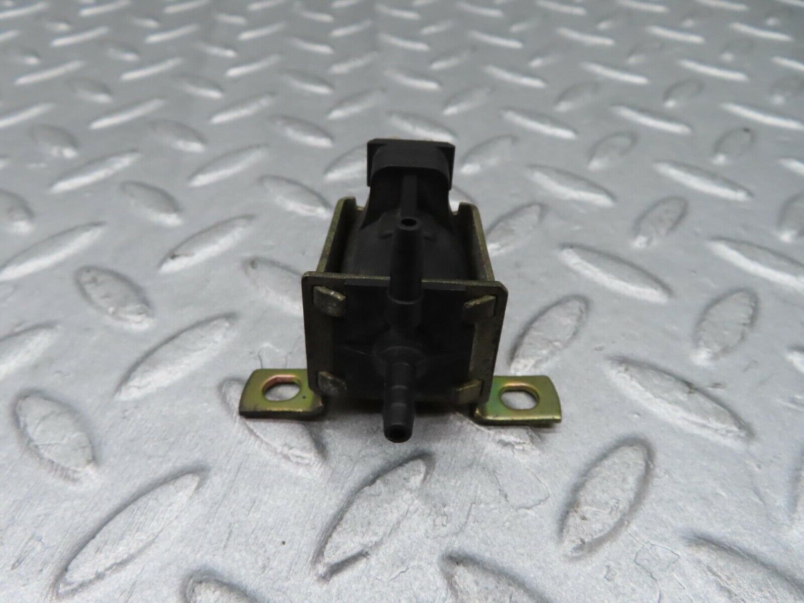 11997 Mercedes-Benz R129 300SL Coupe Vacuum Control Valve Pierburg 0015407097