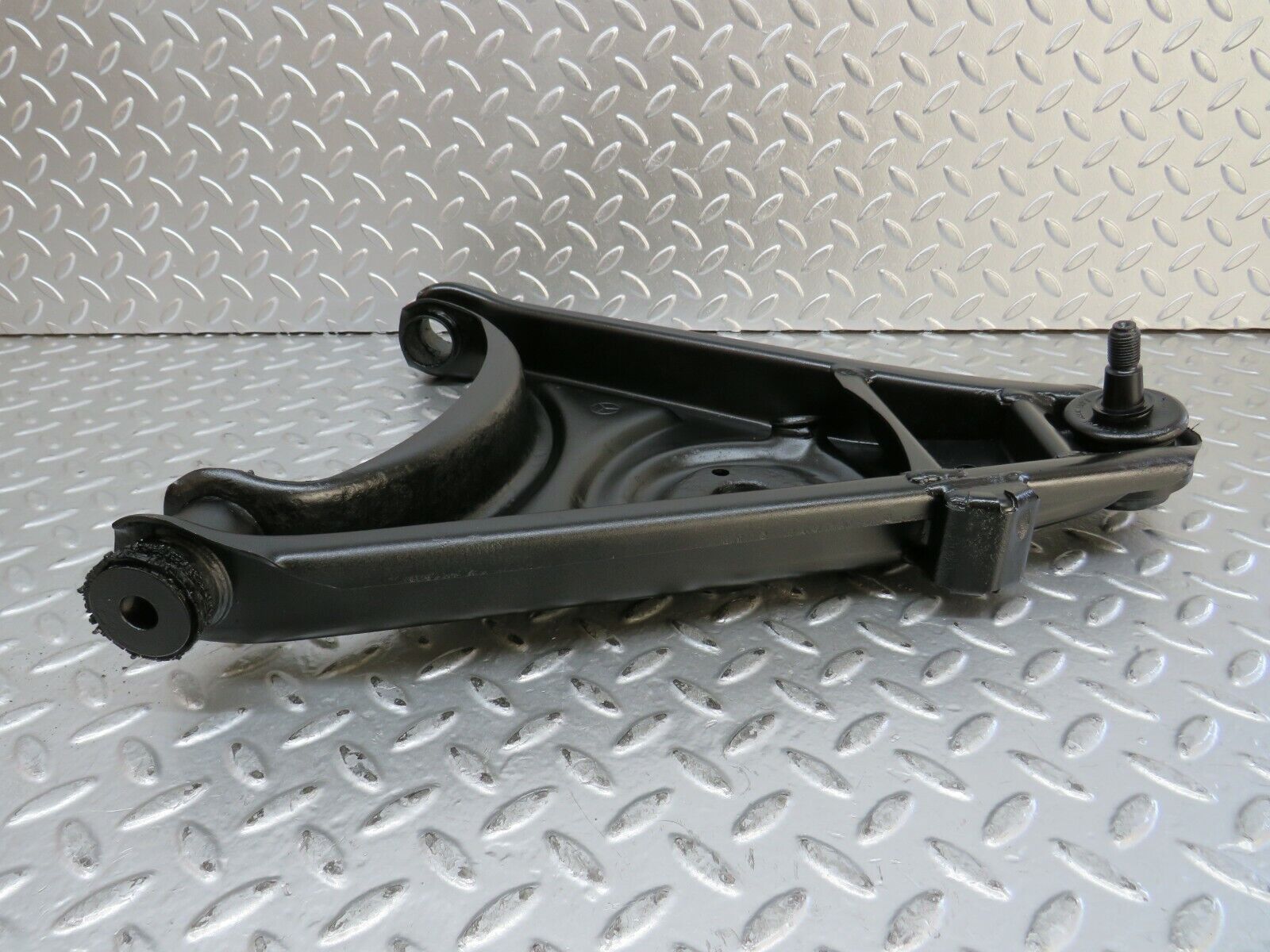 23842 Mercedes-Benz C107 450SLC Coupe Front Right Lower Control Arm