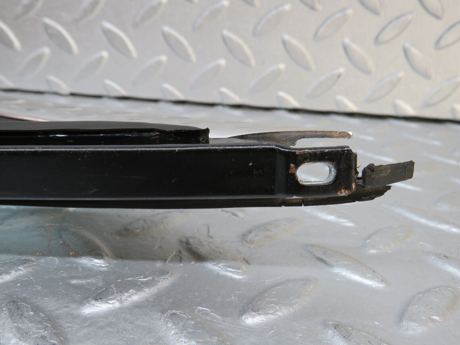 37518 Mercedes-Benz W109 300SEL Front Left Quarter Window Glass