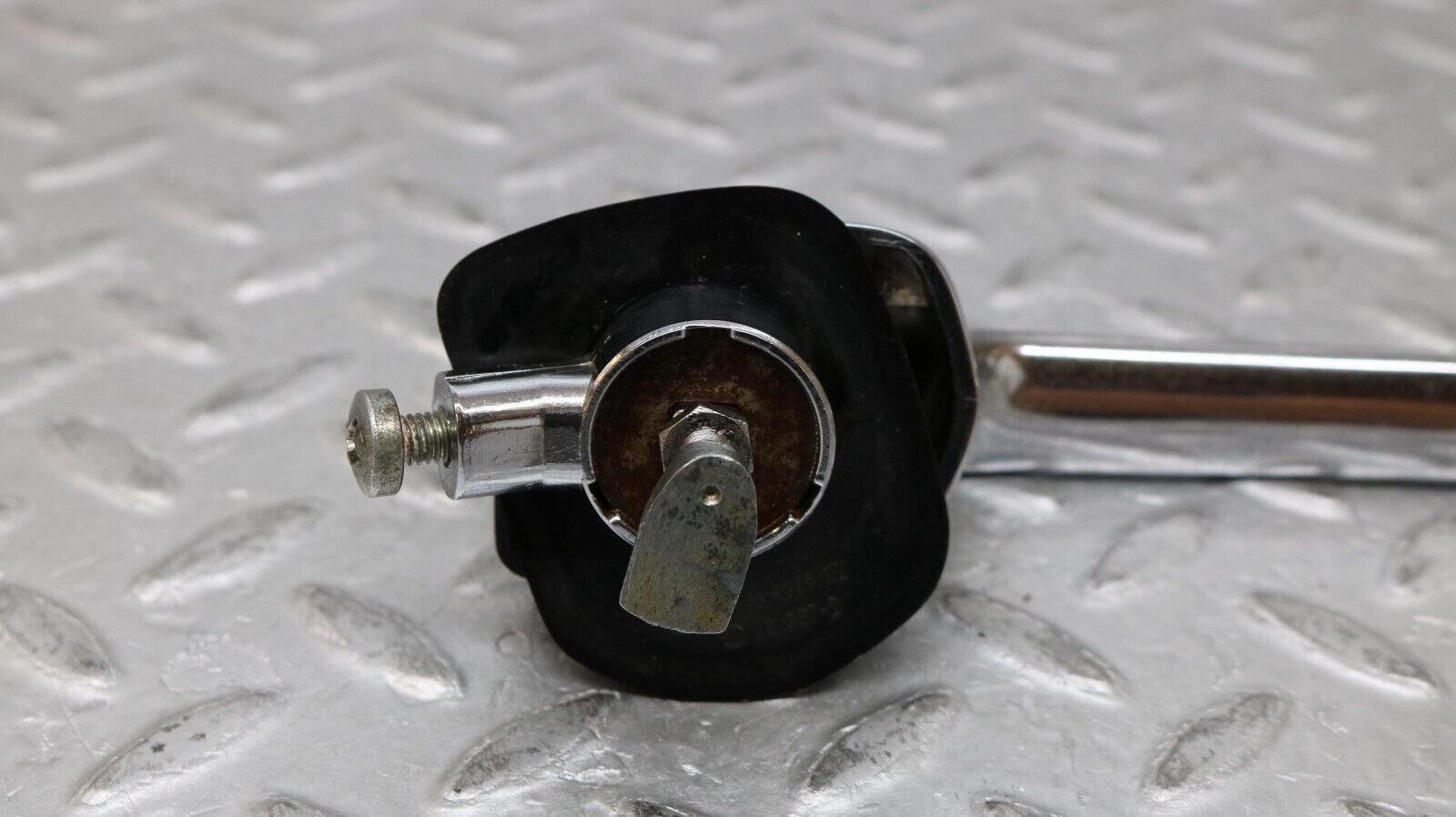 37277 Mercedes-Benz W109 300SEL Rear Right Door Chrome Handle 1087661202