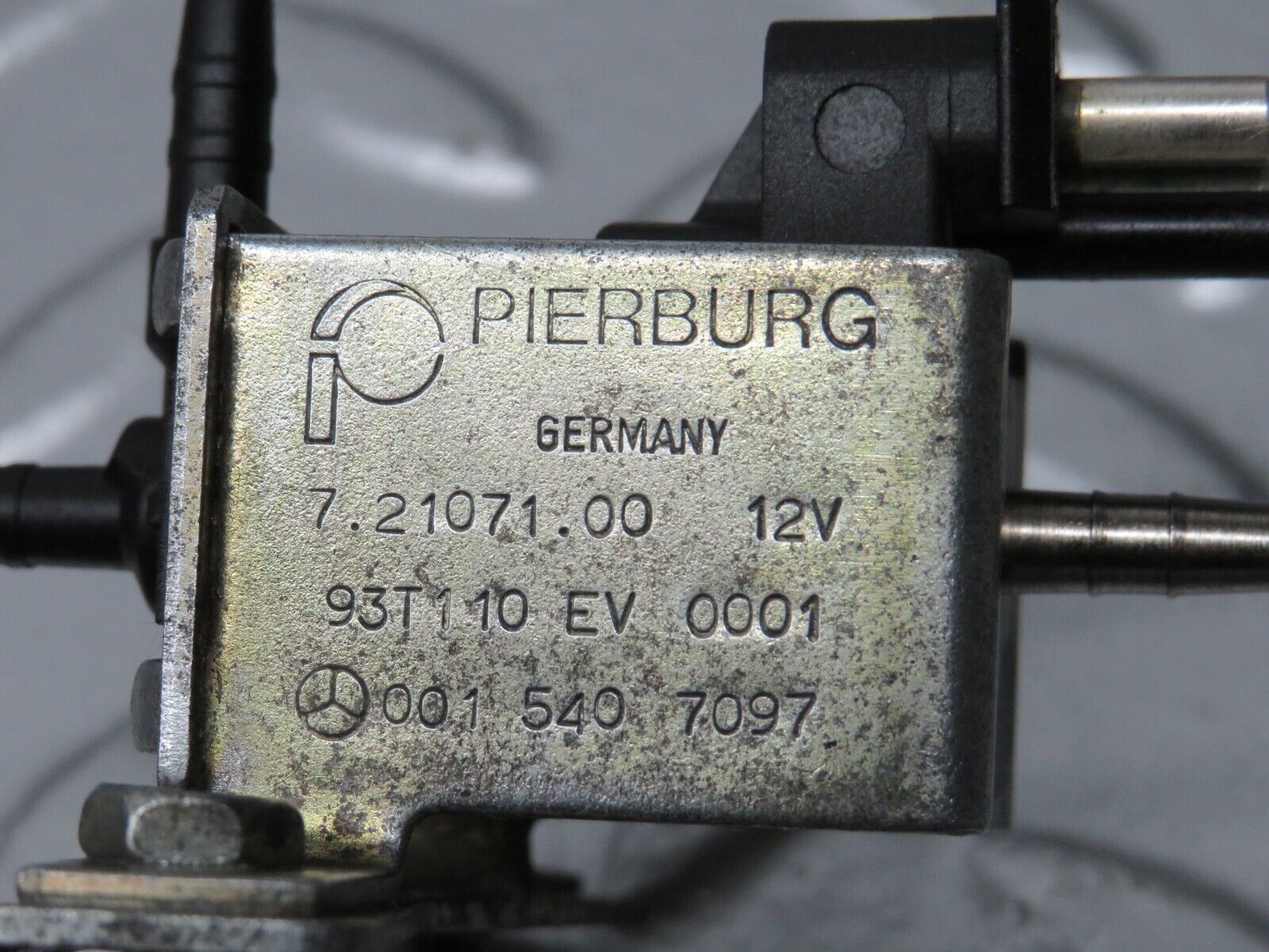 31618 Mercedes-Benz W201 190LE 1.8L Vacuum Control Valve Pierburg 0015407097