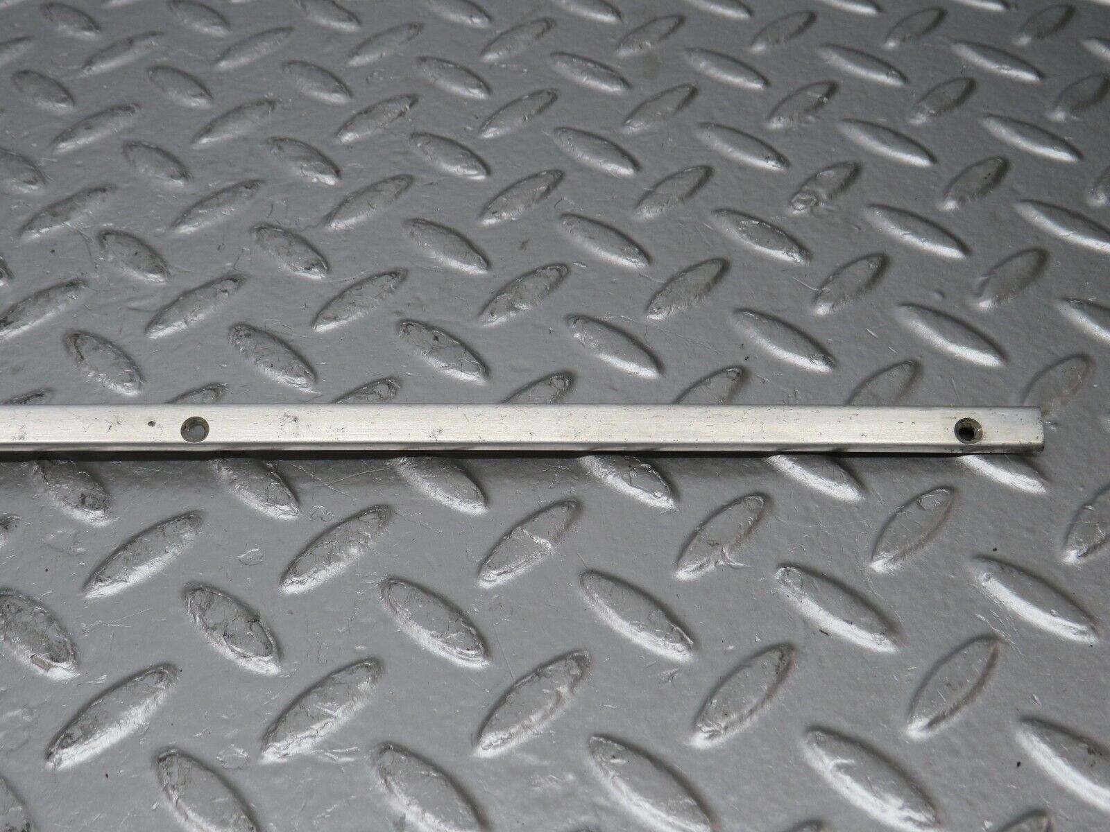 0489 Mercedes-Benz W123 230E Sunroof Chrome Trim