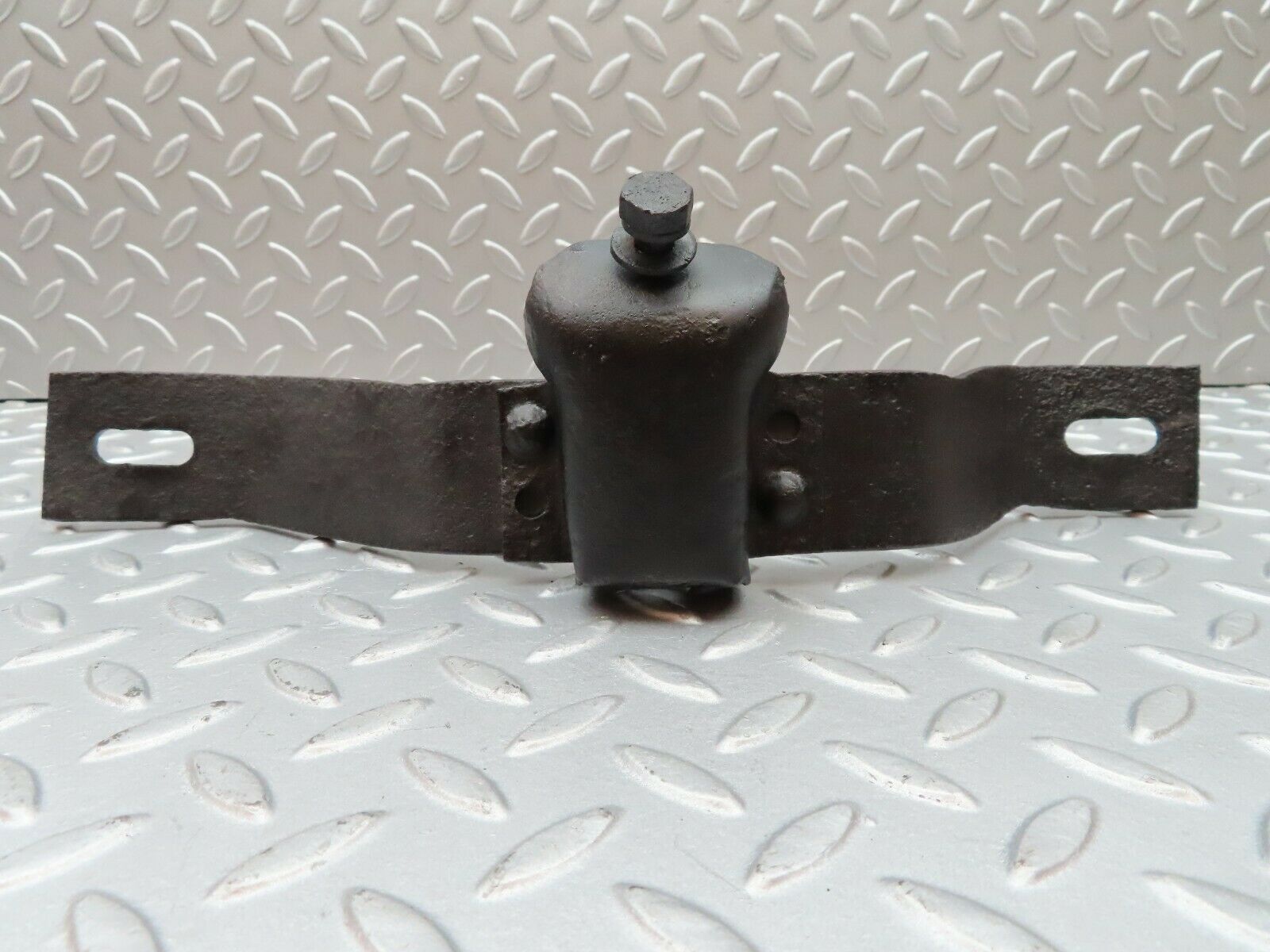 3637 Mercedes-Benz W108 280SE Front Left Bumper Bracket