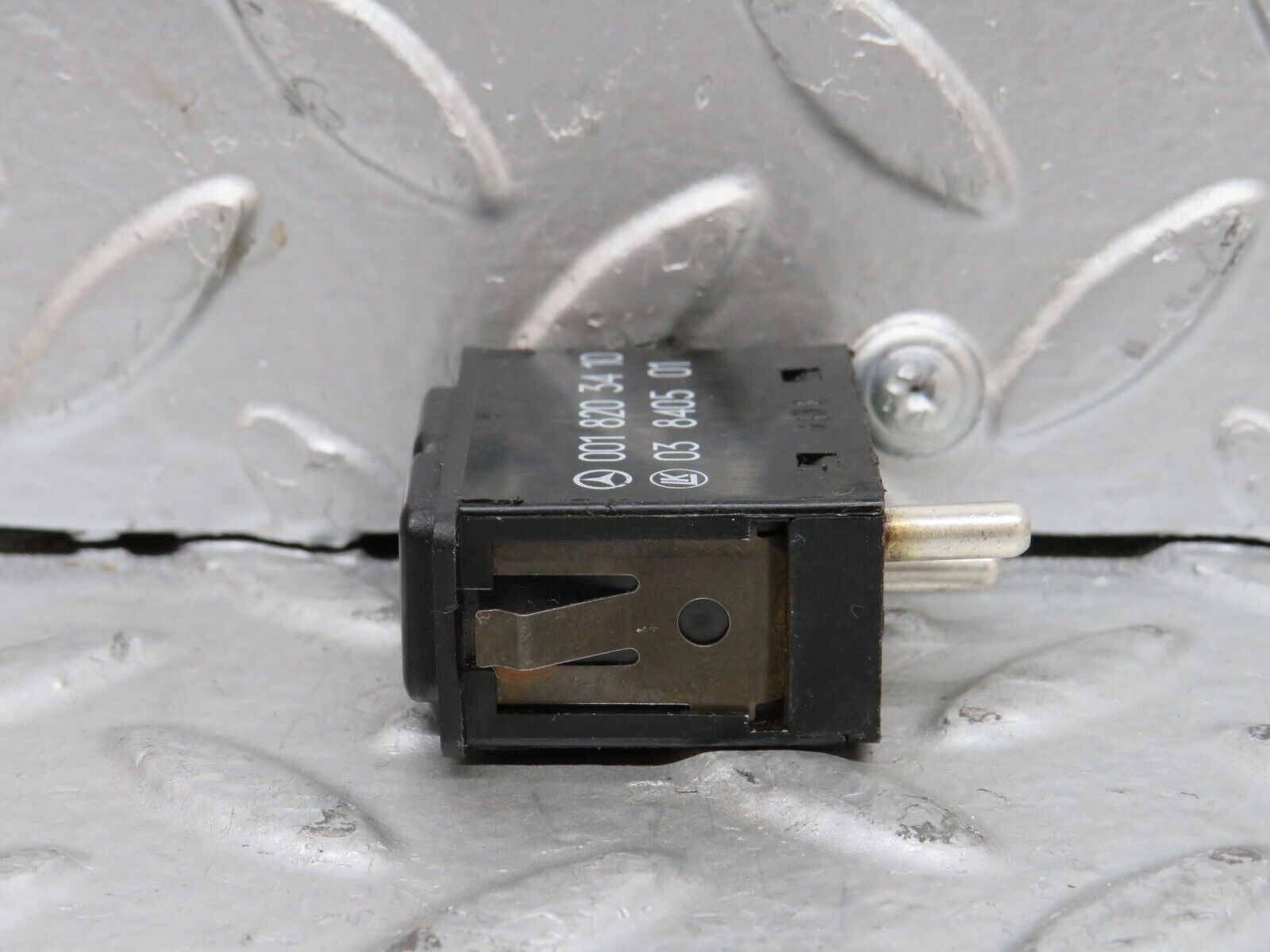 28322 Mercedes-Benz S123 240D Wagon Rear Wiper Control Switch 0018203410