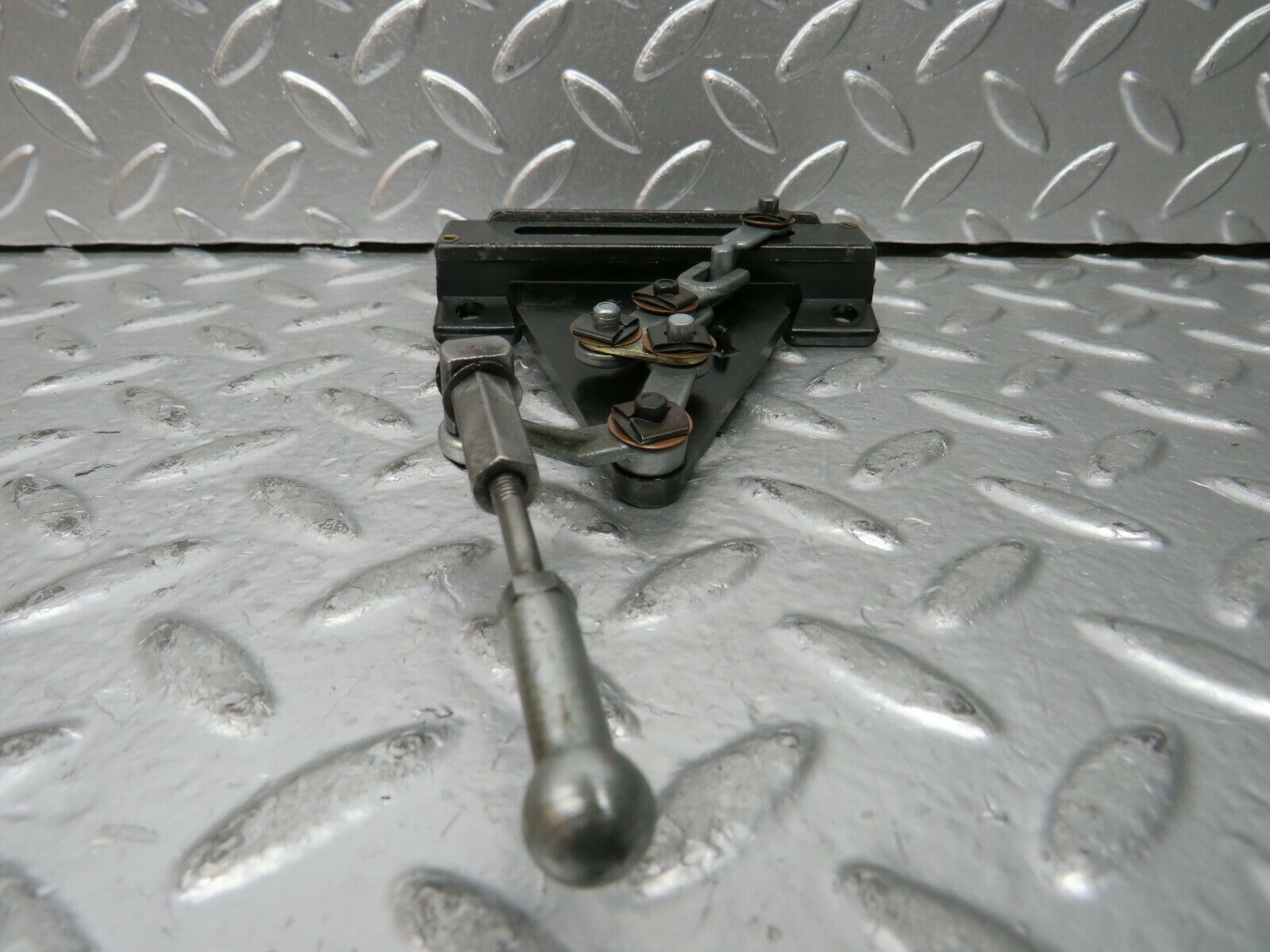 23796 Mercedes-Benz C107 450SLC Coupe Air Vent Control Lever Centre