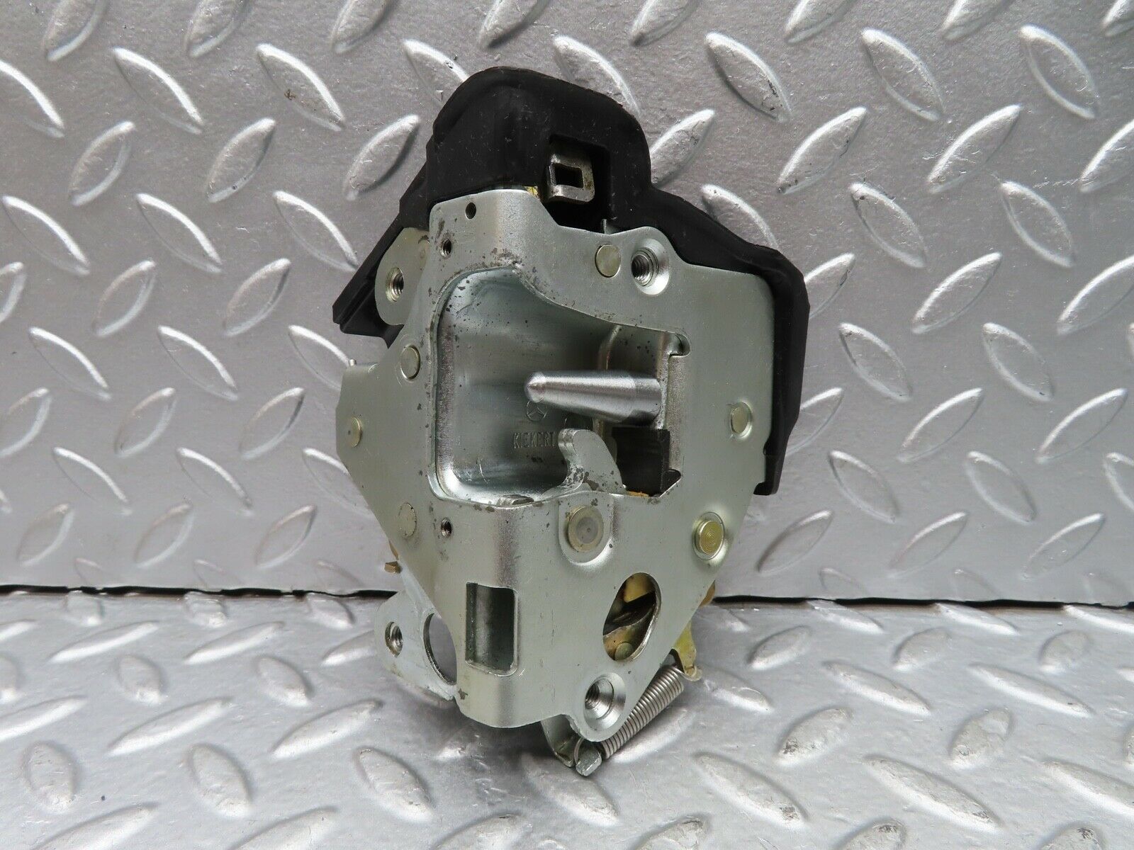 21055 Mercedes-Benz W123 230E Rear Right Door Lock Mechanism 1237330208