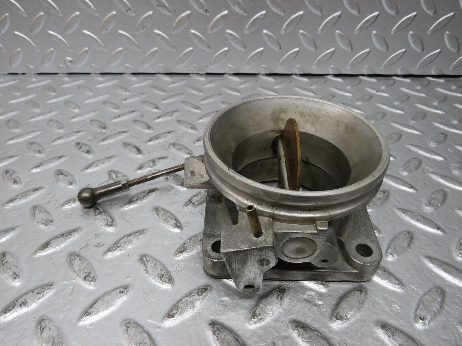 26316 Mercedes-Benz W116 450SE Throttle Body Valve