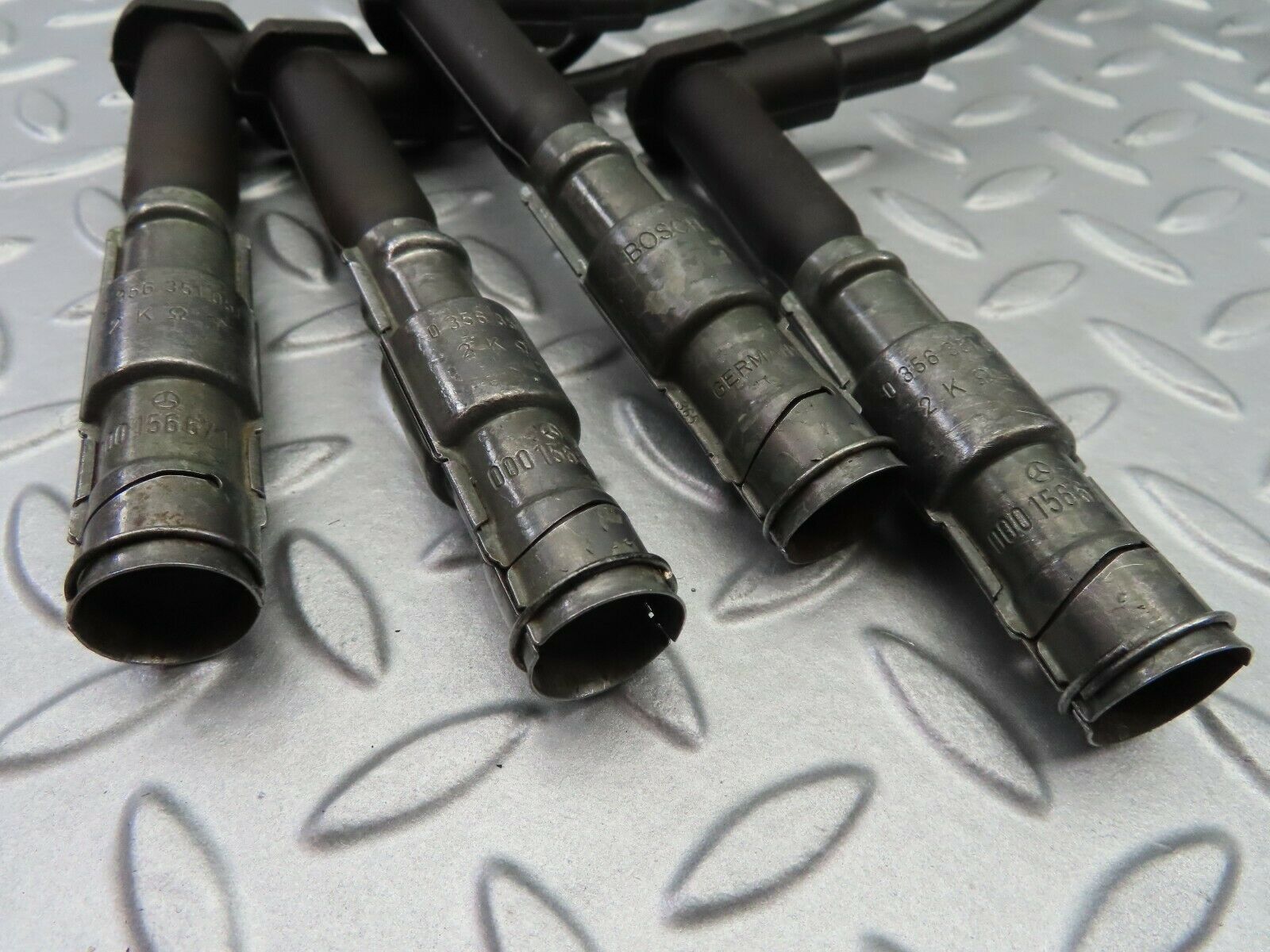 6820 Mercedes-Benz S124 E220 Wagon Ignition Lead Set Bosch 0001566710