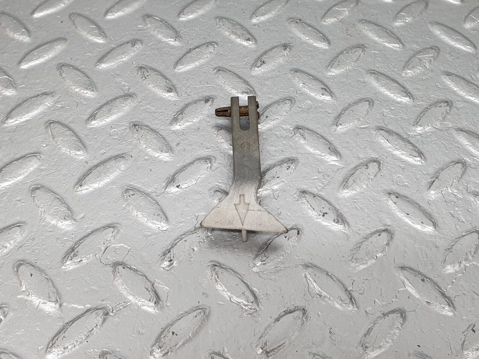 41030 Mercedes-Benz W126 300SE Bonnet Release Pull Handle