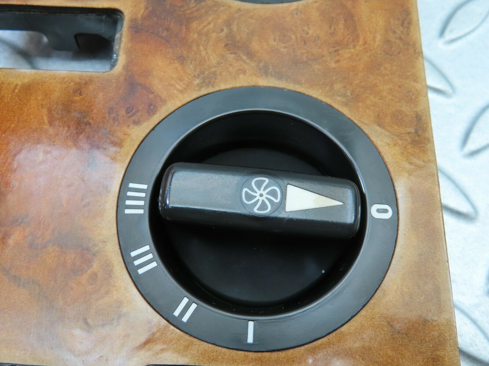 6114 Mercedes-Benz W126 380SE Heater Console Panel Wood 1266830375