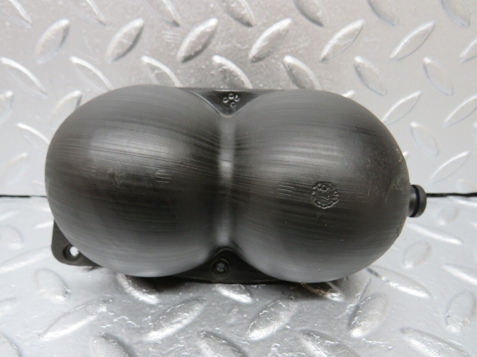 33990 Mercedes-Benz W124 260E Vacuum Reservoir Tank