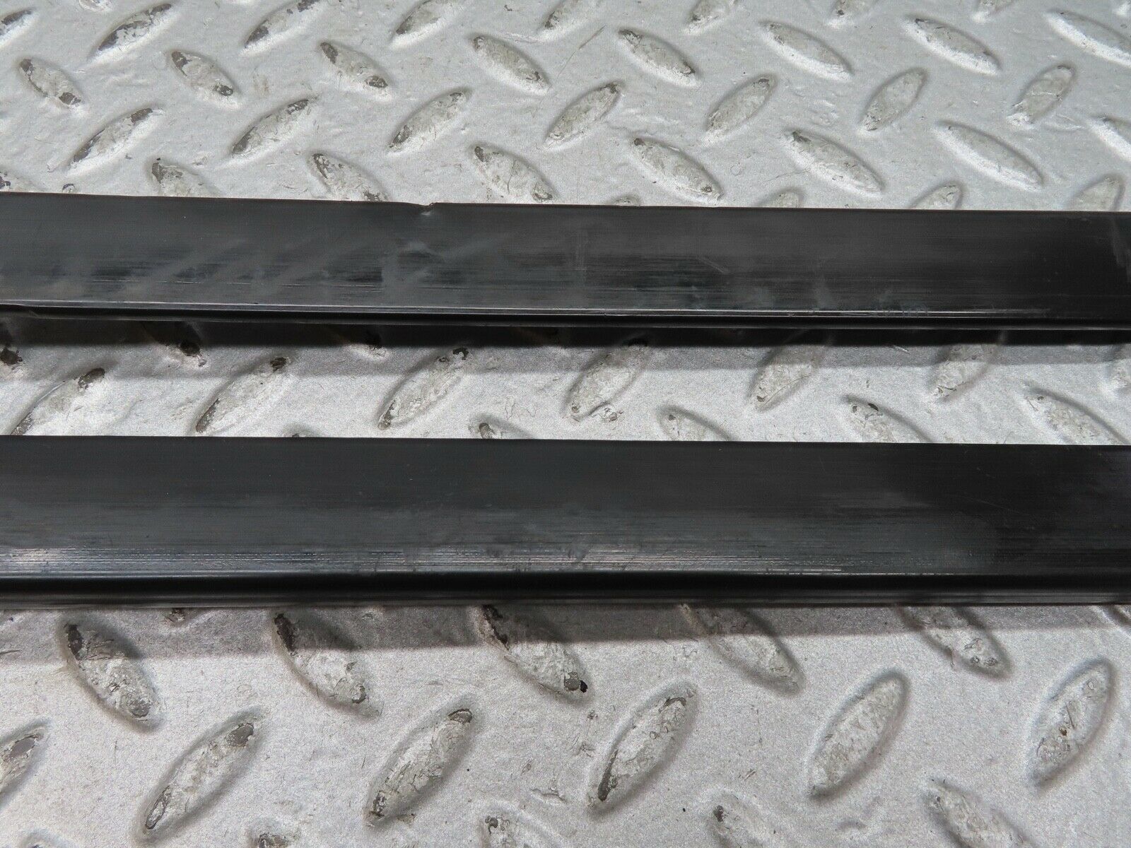 17692 Mercedes-Benz W116 450SEL Seat Belt Runner