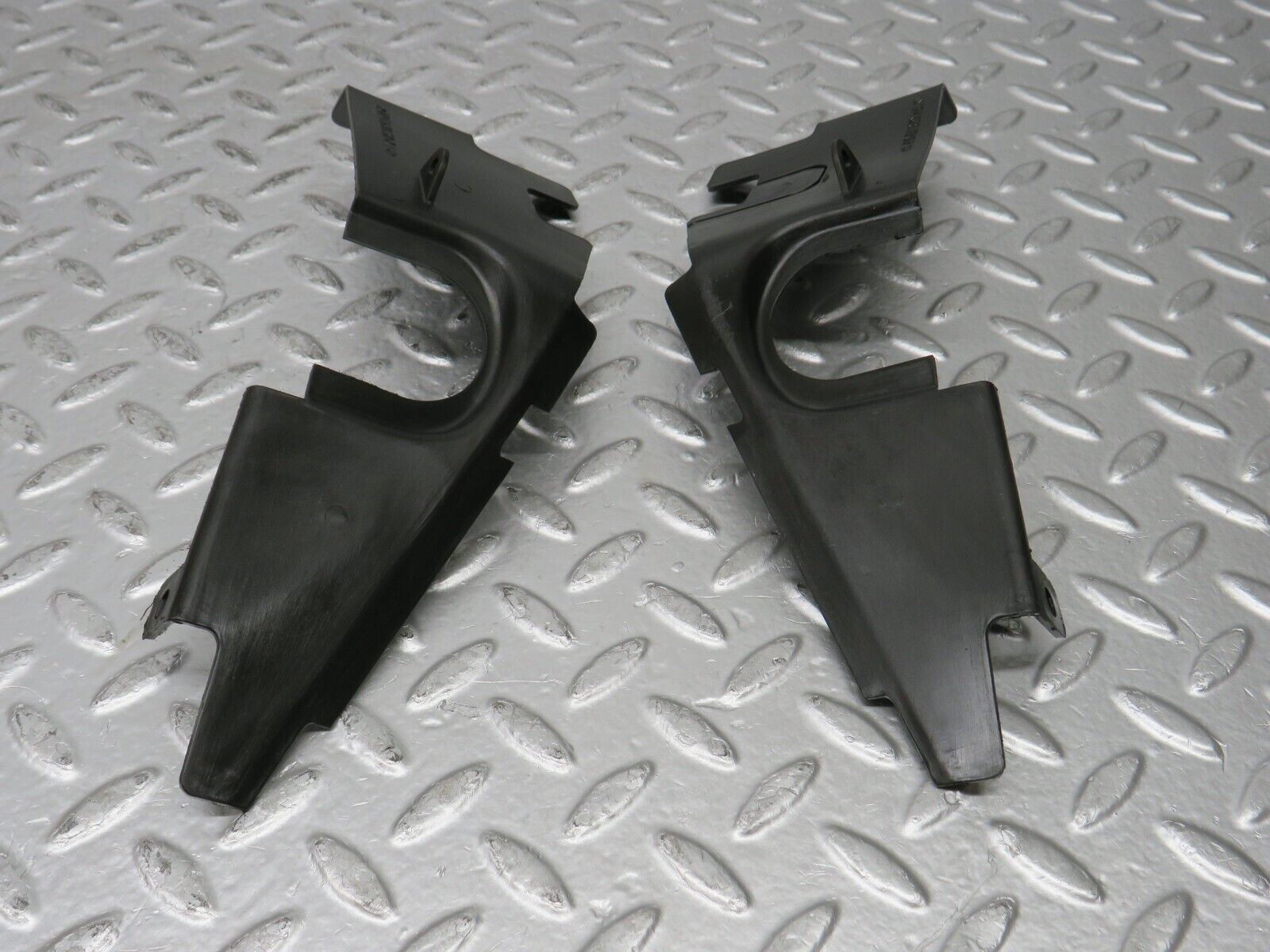 30288 Mercedes-Benz W124 230E Headlight Frame Covers 1246281907 1246282007