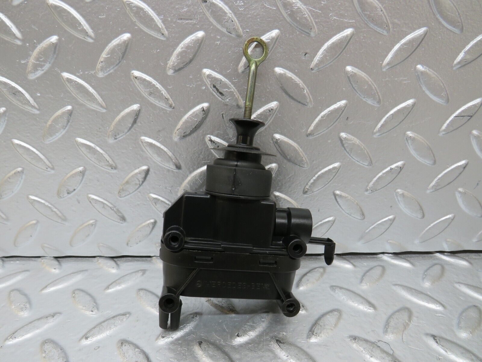 25996 Mercedes-Benz W124 280E Door Lock Vacuum Actuator