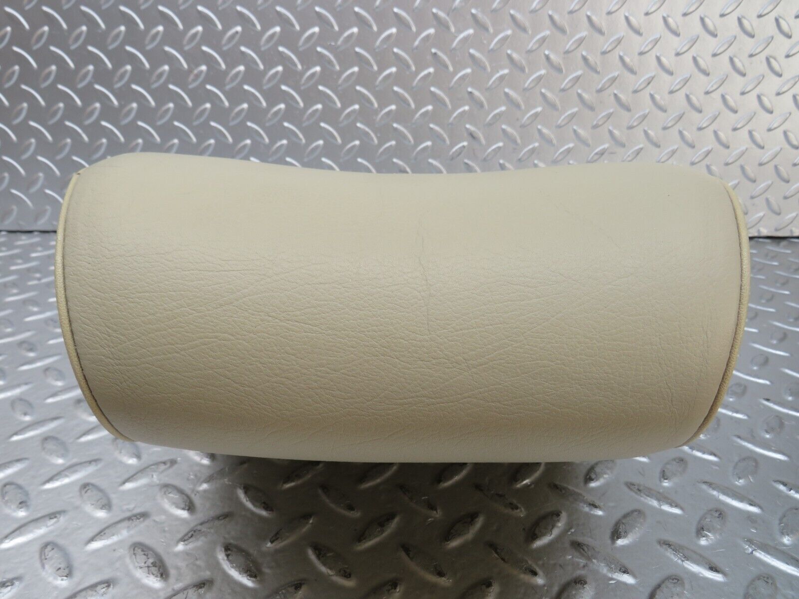 26662 Mercedes-Benz C124 220CE Coupe Front Right Seat Headrest Leather Beige