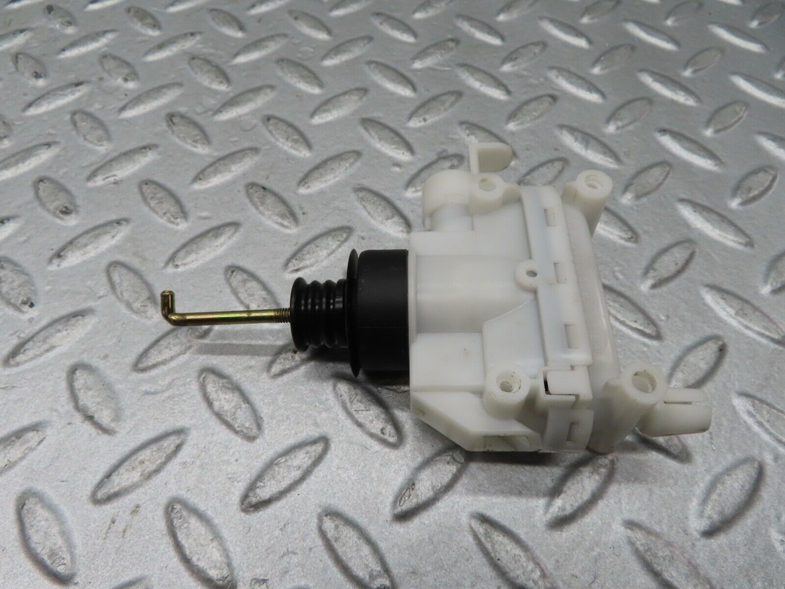 17134 Mercedes-Benz R129 300SL Coupe Left Door Lock Vacuum Actuator