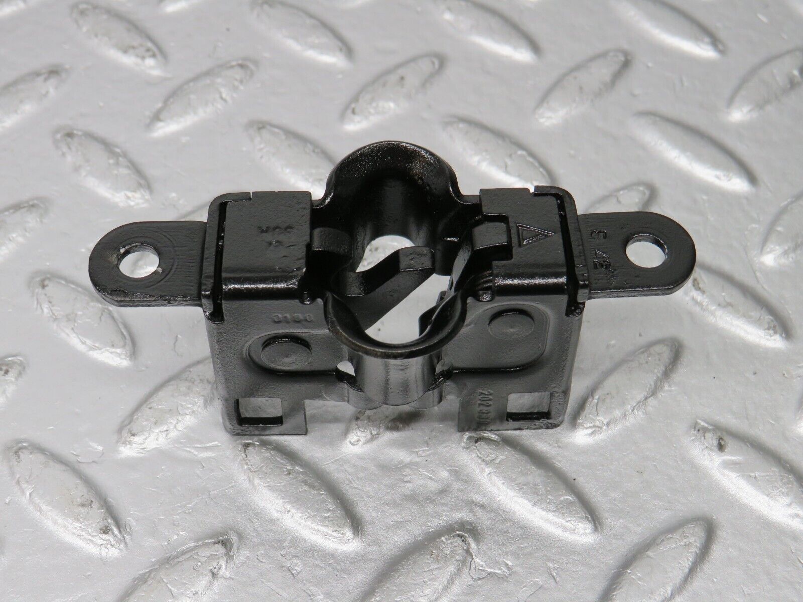 39596 Mercedes-Benz R129 320SL Coupe Bonnet Lock Latch