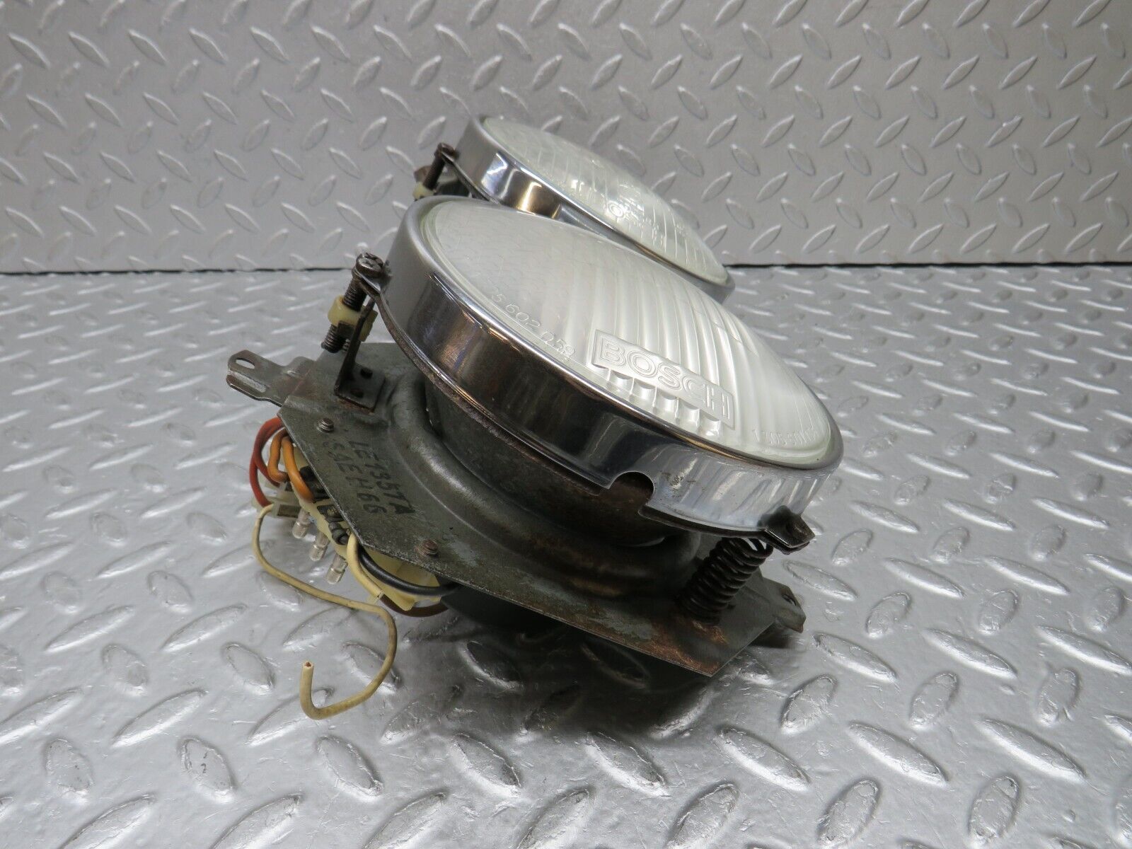37580 Mercedes-Benz W109 300SEL Front Headlight Bosch Left/Right 1300508003 7077R 1305601134 1305602059