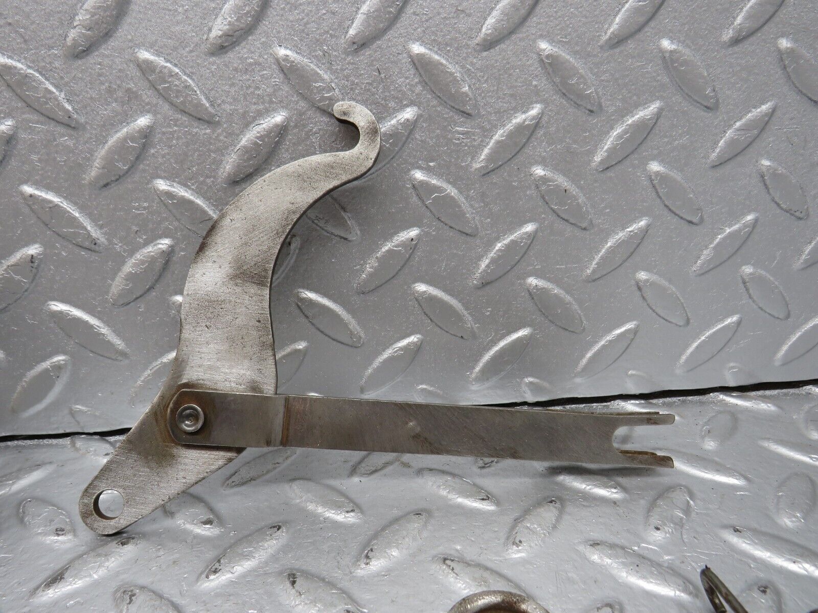 40504 Mercedes-Benz W110 230 Rear Brake Shoes Accessories Left And Right