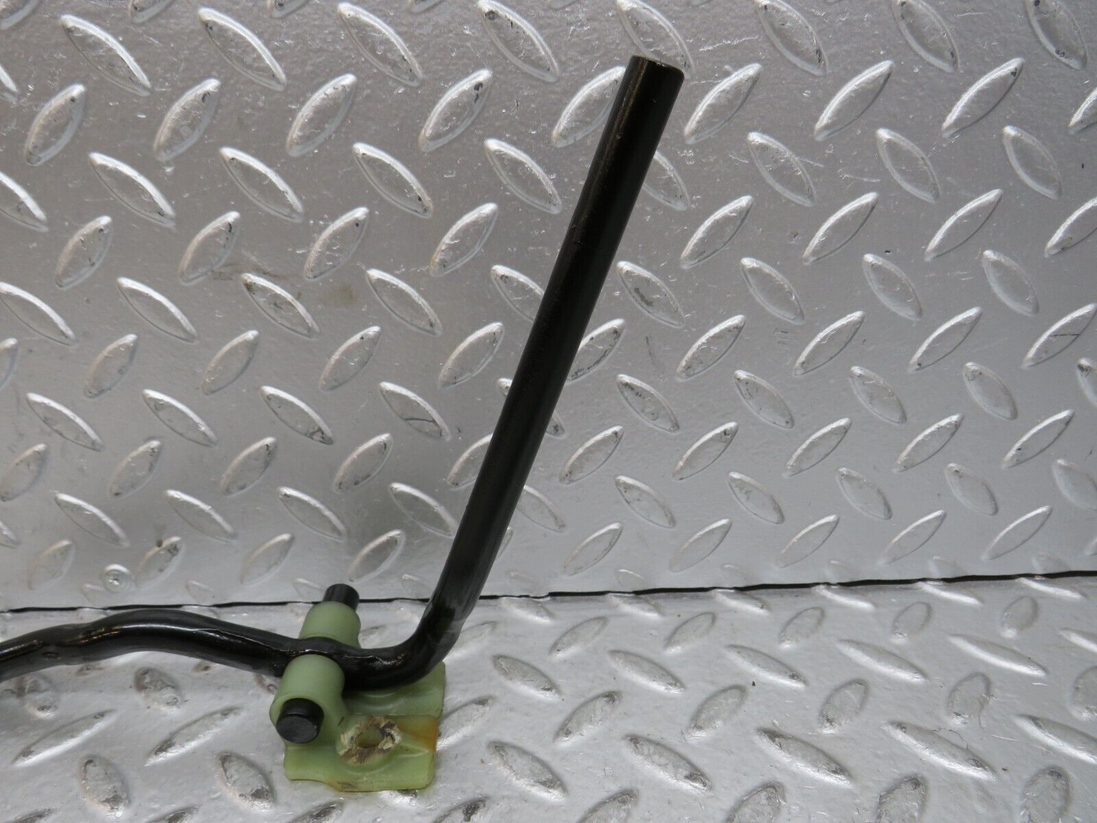 28368 Mercedes-Benz S123 240D Wagon Accelerator Pedal Linkage