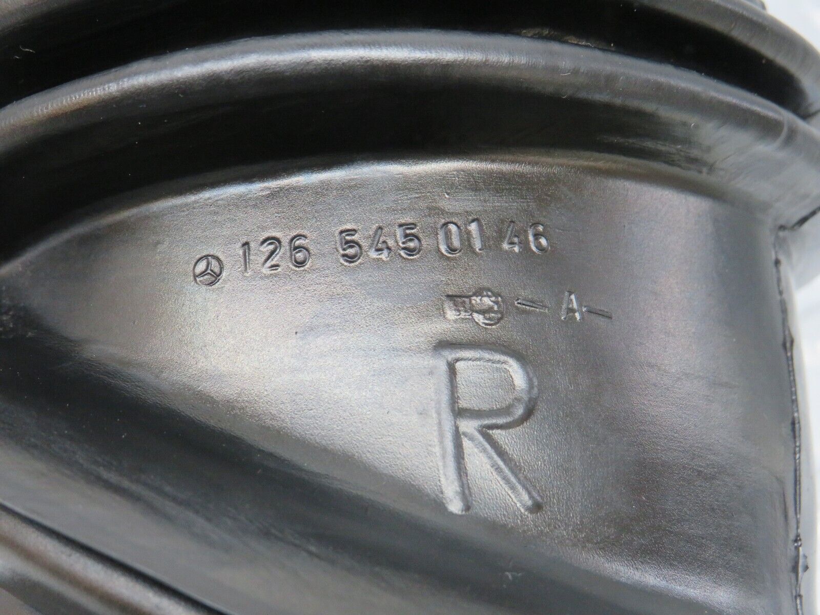 36180 Mercedes-Benz W126 420SE Fuse Box Rubber Grommet 1265450146