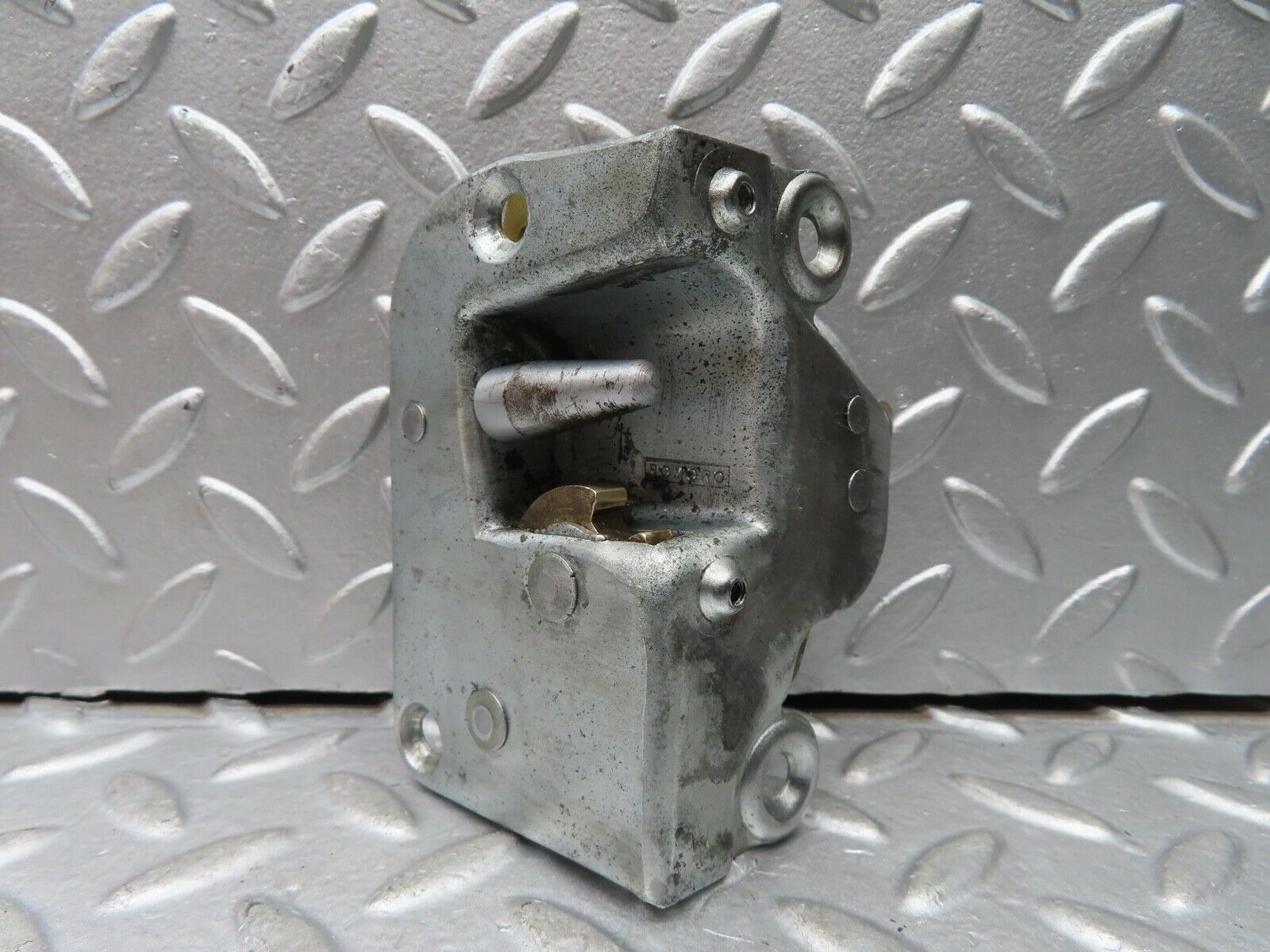 20981 Mercedes-Benz W114 250CE Coupe Left Door Lock Mechanism