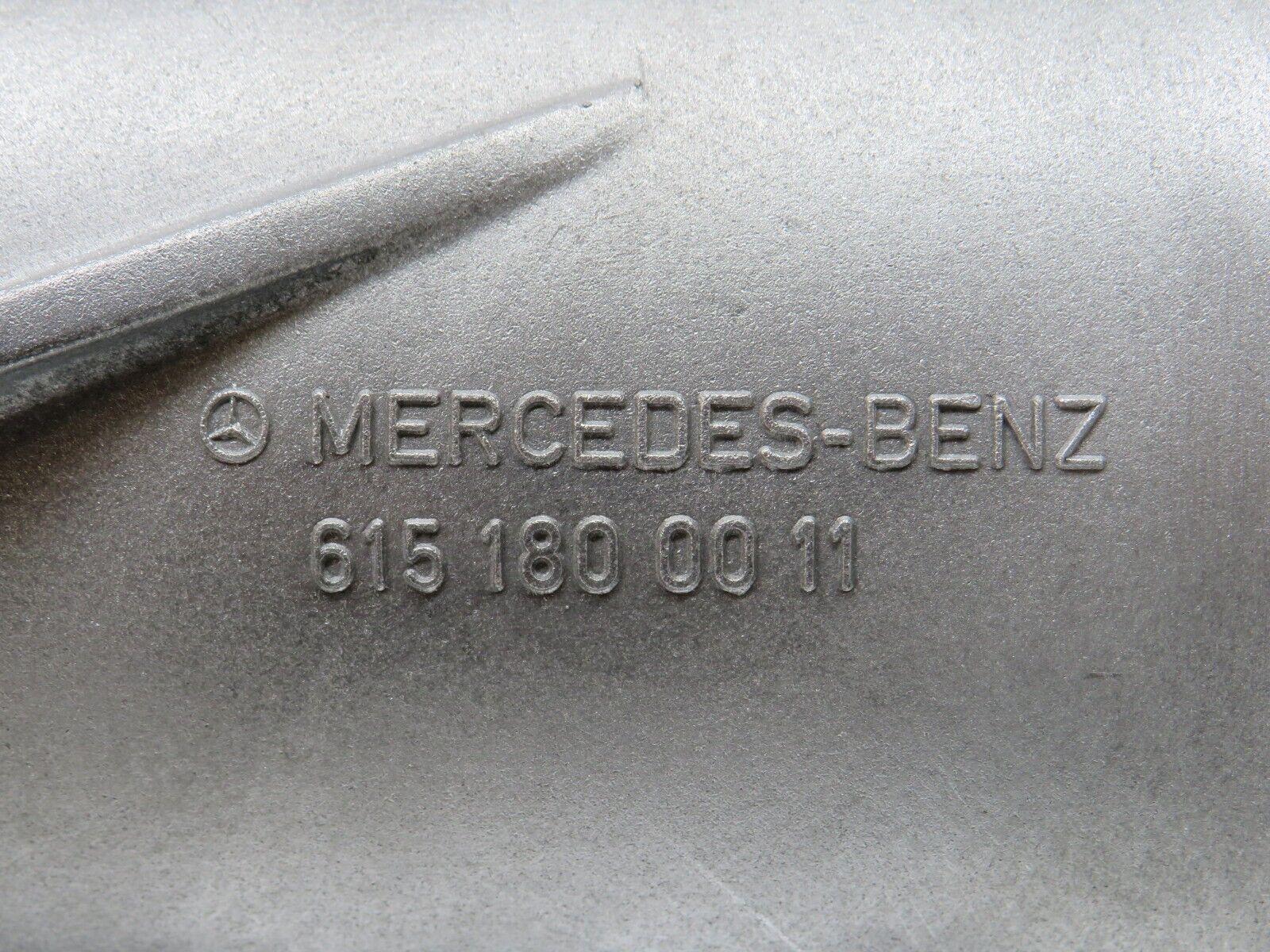 0874 Mercedes-Benz W123 240D Oil Filter Housing 6151800011