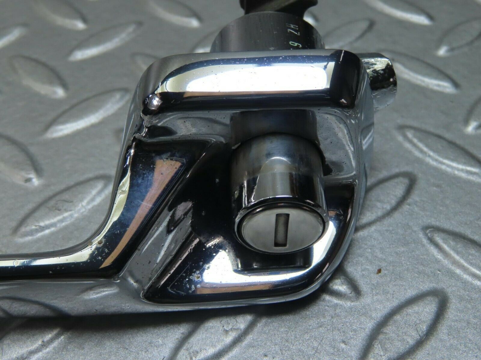 8806 Mercedes-Benz W108 Chrome Door Handle Front Right No Key 1087661401