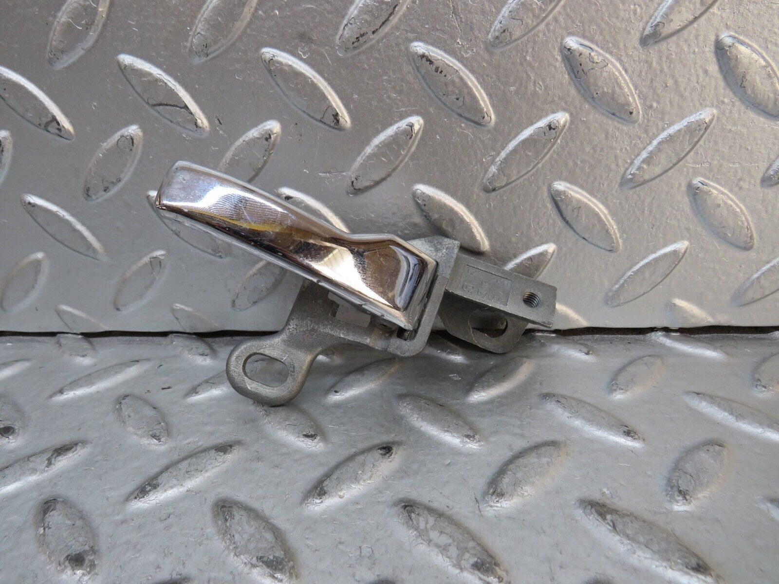 28806 Mercedes-Benz W123 230E Right Door Opener Door Handle 1237600261