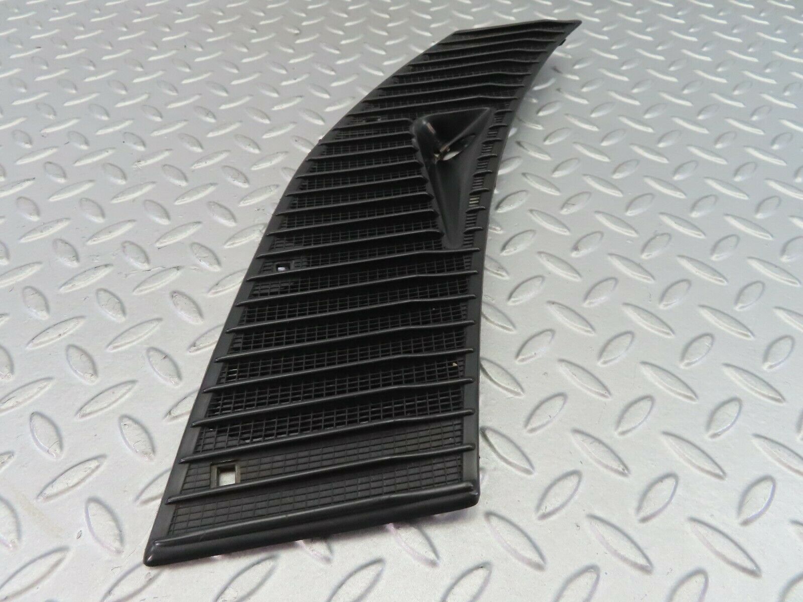 7570 Mercedes-Benz S123 230TE Wagon Air Intake Grill Right Side 1238363065